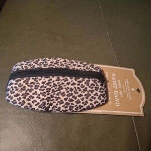 Oak and Reed Leopard Print Hands-Free Waist Band, NWT
